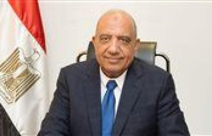 وزير قطاع الأعمال: إنتاج مستحضرات جديدة وفتح أسواق خارجية أمام الدواء المصري