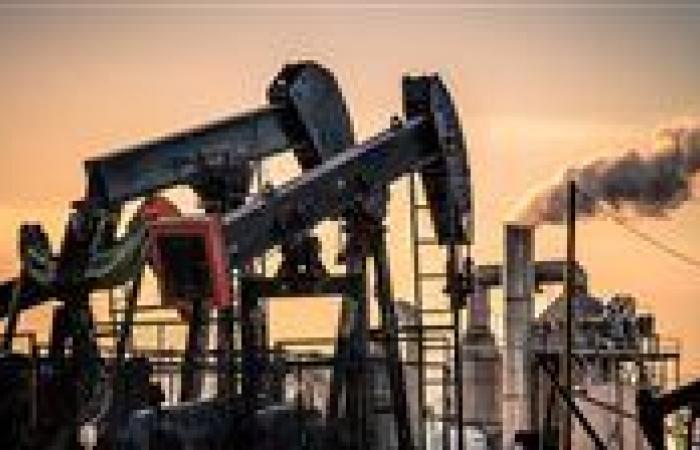 تراجع أسعار النفط الخام الأمريكي إلى 82.85 دولاراً للبرميل
